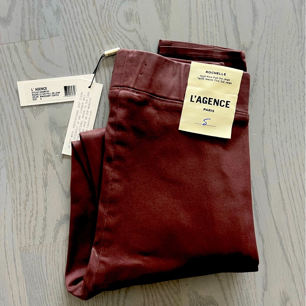 NEW WITH TAGS MAHOGANY L’AGENCE SZ SMALL PULL ON COATED JEAN.
